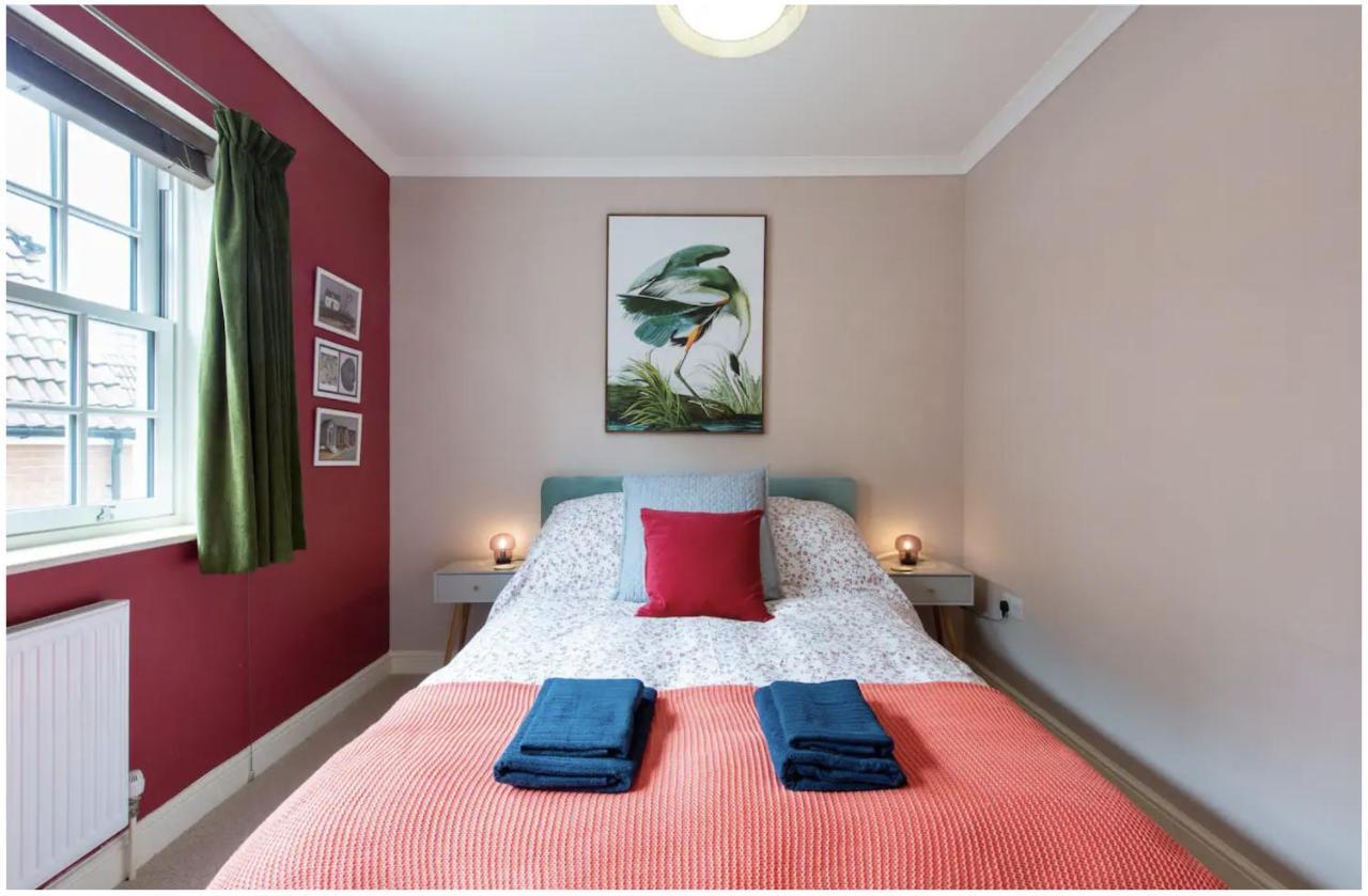 הוילה Wells City Centre, Quiet Mews House, Sleeps 6 מראה חיצוני תמונה