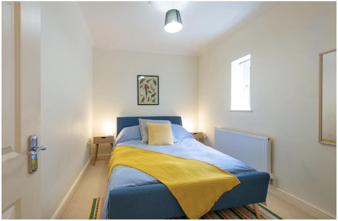 הוילה Wells City Centre, Quiet Mews House, Sleeps 6 מראה חיצוני תמונה